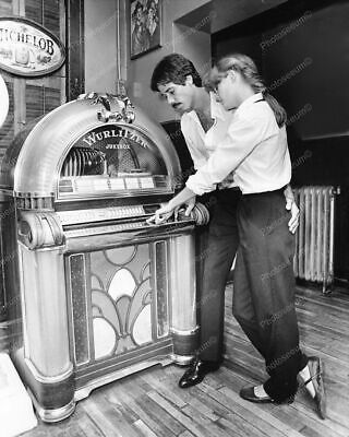 Wurlitzer Jukebox Model 1050 Vintage 8x10 Reprint Of Old Wurlitzer Jukebox Model 1050 Vintage 8x10 Reprint Of Old