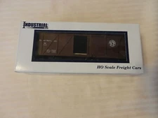 HO Scale Industrial Rail Plastic Brown Great Northern Box Car #5718