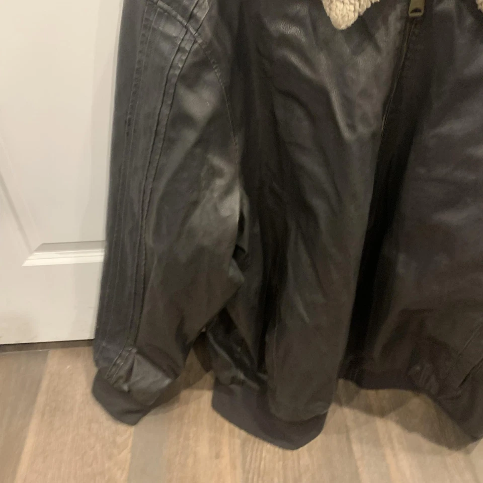 Chaqueta Arizona Jean Company Para Hombres 3XL Negra Imitación Cuero Cuello Sherpa Bombardero Foto 2 de 4