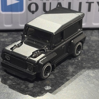 Hot Wheels Land Rover Defender (Drift Ender) Custom mit echten Fahrern