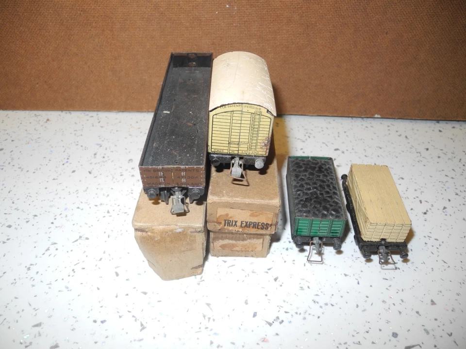 TRIX EXPRESS 4 TRUCKS. - Image 3 of 4