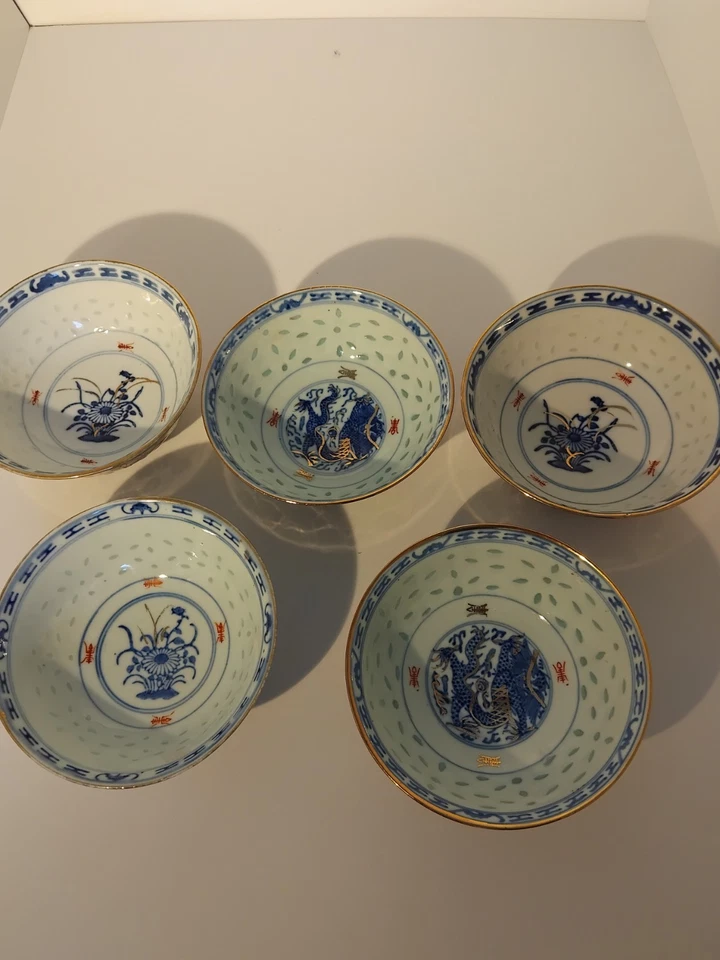 Lot 5 bols porcelaine blanc bleu rouge doré décor floral dragon peint - Photo 4/4