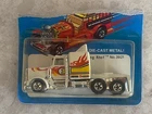 1982 VINTAGE HOT WHEELS LONG SHOT #3921 WHITE SEMI TRACTOR HK *CUT CARD* NRFP