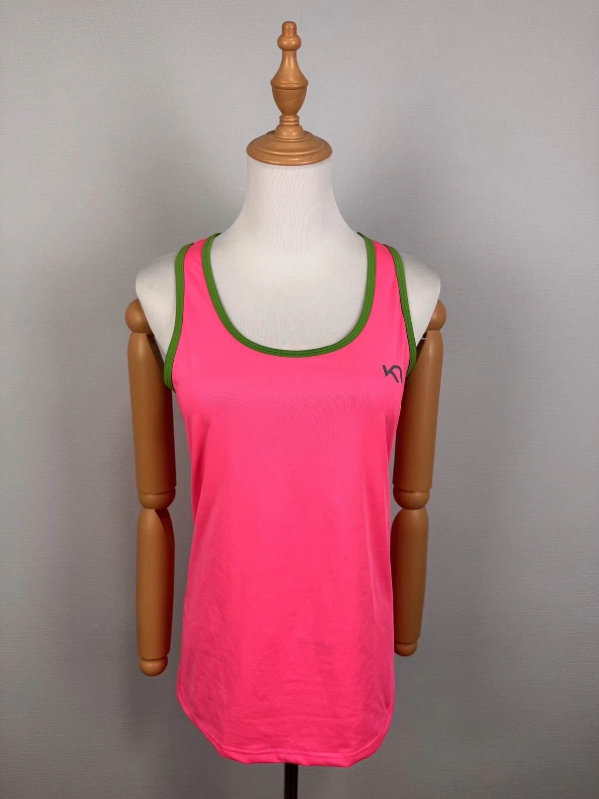Kari Traa Designed in Norway Pink Sleeveless Fitness Sport Stretch T-Shirt Sz M
Opens in a new windo