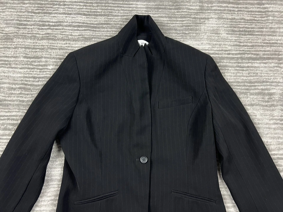 Blazer Jones Wear para mujer 10 rayas negras con un botón delantero Foto 2 de 4