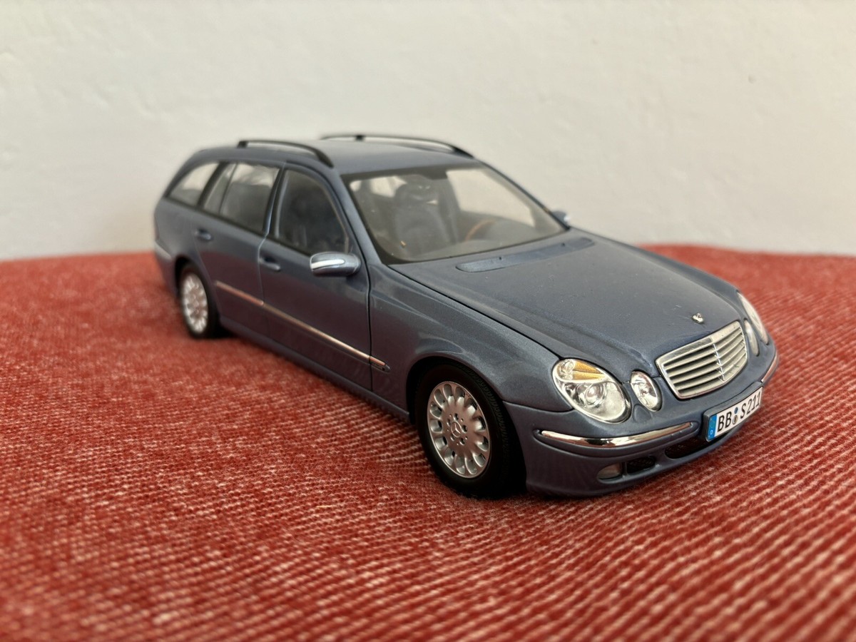 品質一番の Kyosho Mercedes Benz E-Klasse Wagon T-modell E320 Blue 1:18 その他