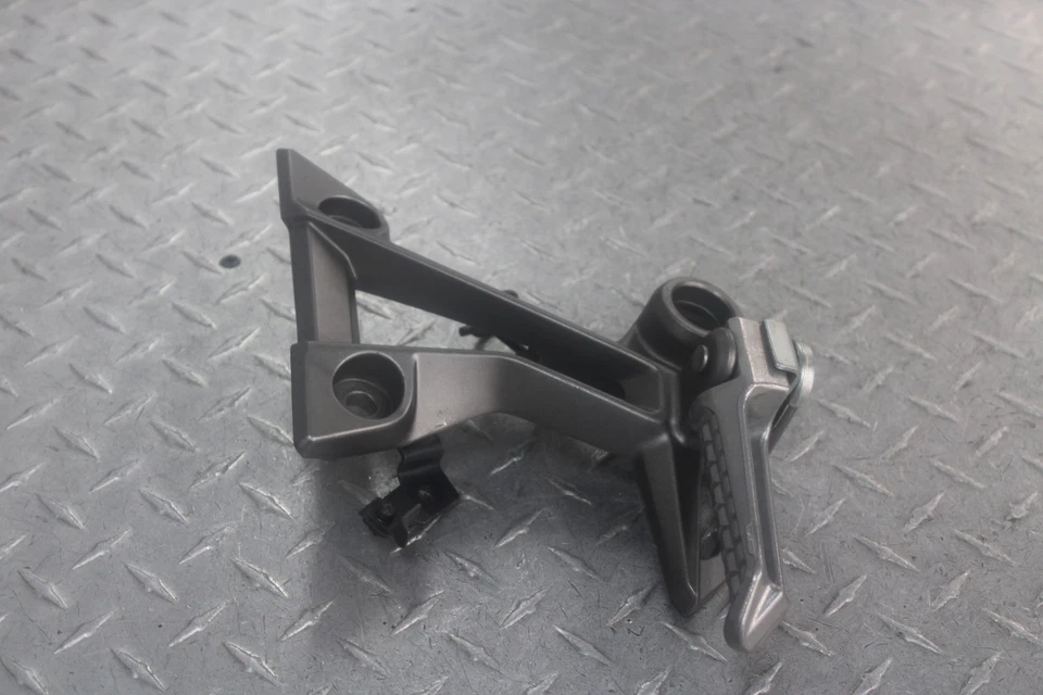 Kawasaki Ninja 300 Ex300A 2013 clavija trasera derecha pasajero 35063-1272 Foto 4 de 4