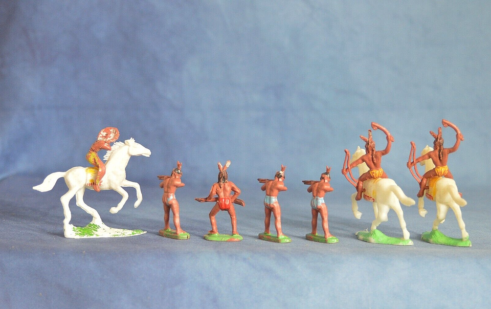 7 x Waddingtons American Native Indians/Wild West / Plains Indian