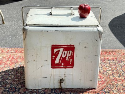 Mid Century 7 Up Soda Metal Ice Cooler Progress Refrigerator Kentucky Red Logo