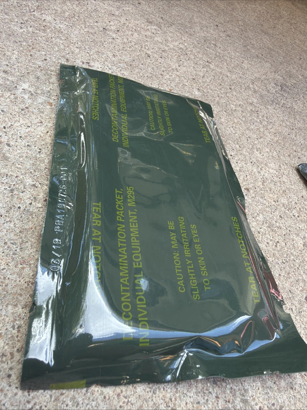 Lot of 20 Decontamination Kit, Individual, M295, for Chemical Suit Decon - product detail image 2