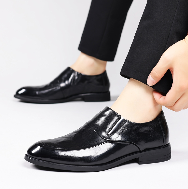 SAOLA Mocassini uomo punta tonda slip on eleganti pelle business casual scarpe matrimonio hot