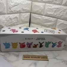 YU NAGABA x Pokemon Eevees Special Box Karten...