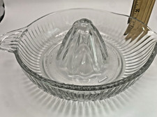 Vintage Ribbed GLASS CITRUS JUICER Orange Lemon Grapefruit Juice Reamer Squeezer
