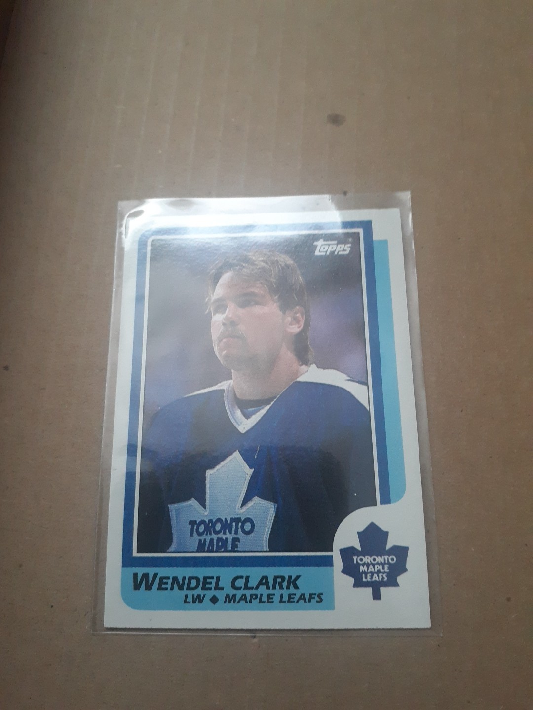 1986-87 Topps Wendel Clark #149 Rookie RC - MINT SHAPE BEAUTY !!!