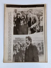 Bobby Fischer & Boris Spasky arrive at World Chess Championship - 1972 Wirephoto