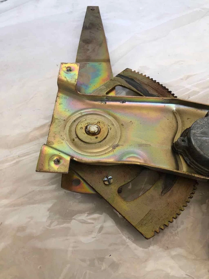 Regulador de puerta delantera Chrysler Lebaron 1987-1995 con motor lado derecho del pasajero Foto 4 de 4