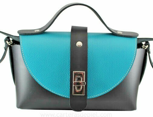 Bolso de piel con bandolera y asa de mano