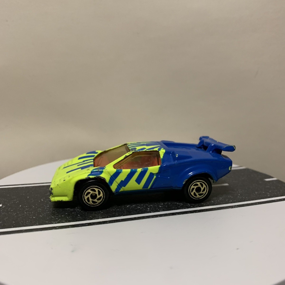 1985 Matchbox Lamborghini Countach LP500S Green/Blue Fluorescent