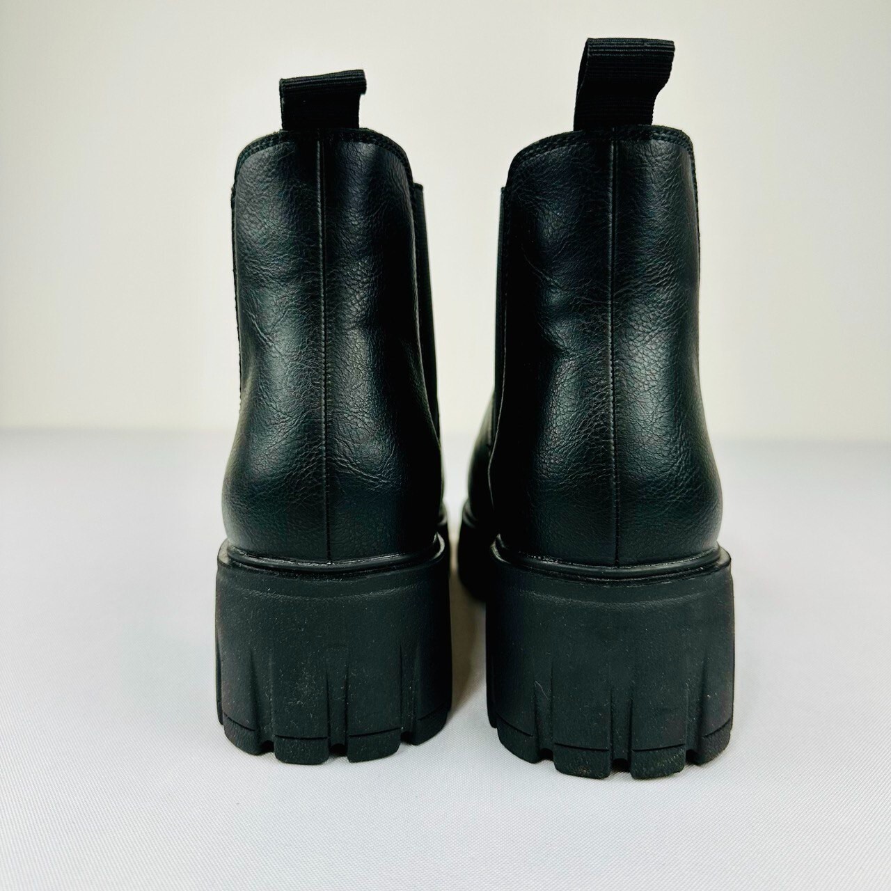 SAOLA Stivaletti donna Cushionaire Sasha Chelsea taglia 7 neri memory foam suola a strappo