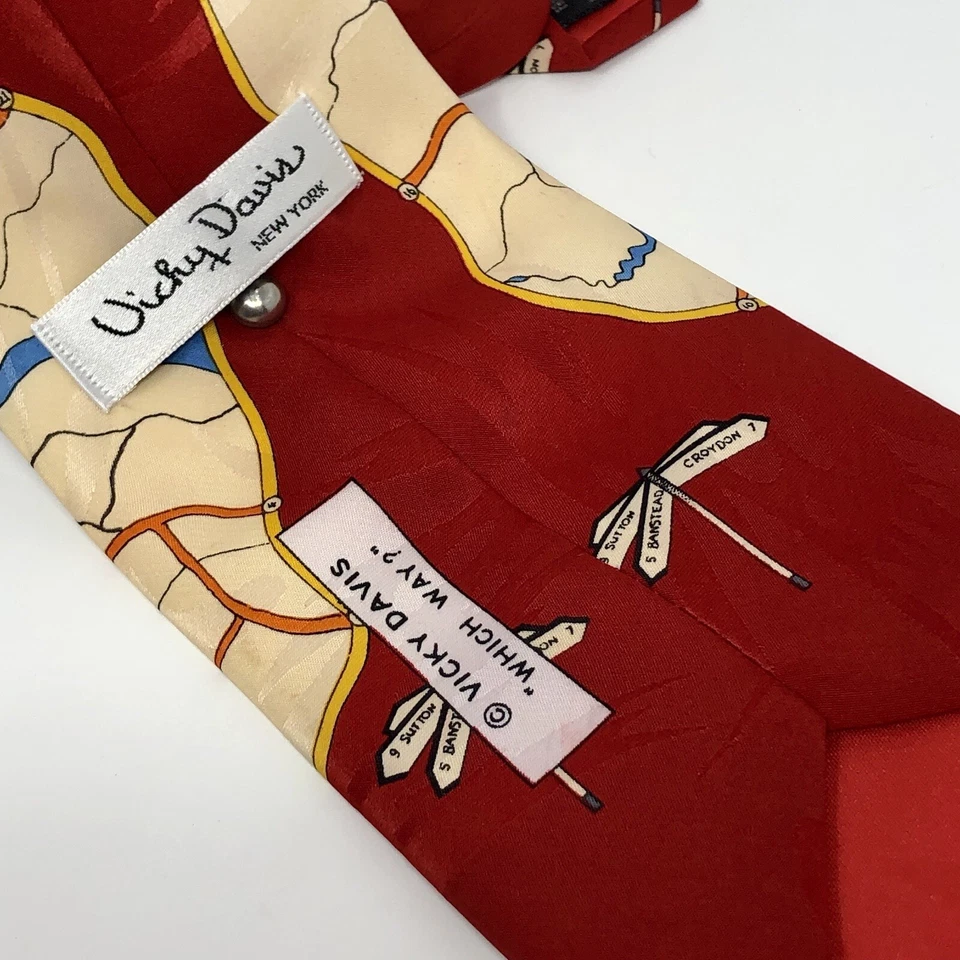 Vicky Davis ¿DE QUÉ MANERA? Corbata de cuello Compass City Of London Map roja novedad para hombre Foto 3 de 4