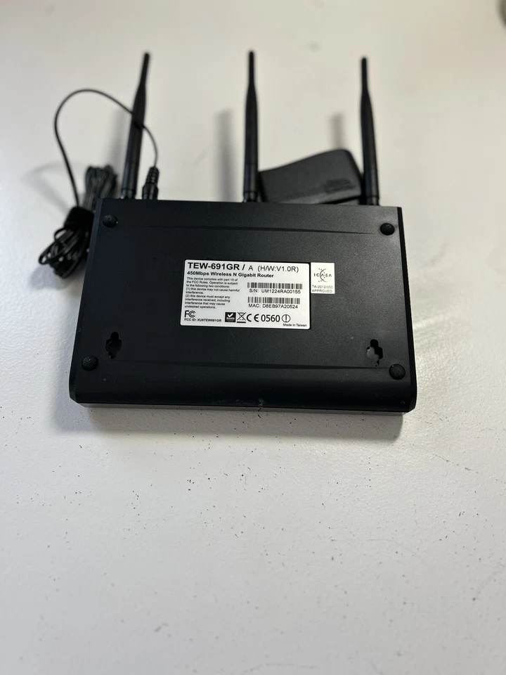 TRENDnet TEW-691 GR StreamBoost Gigabit Ethernet Wireless Router - Black - Image 2 of 2