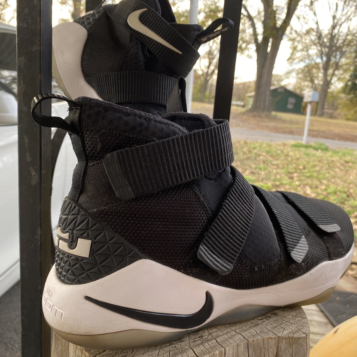 Mens Nike Zoom Lebron soldier 11 sz 17 basketball shoes sneakers