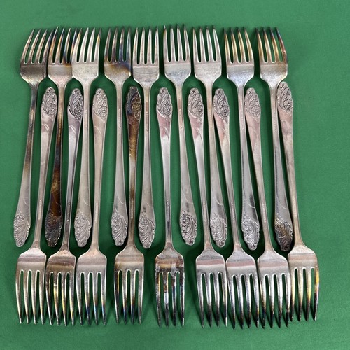 Estate lot 18 Vintage Evening Star Dinner Forks, Community 7 3/4" SilverPlate - Picture 18 of 22