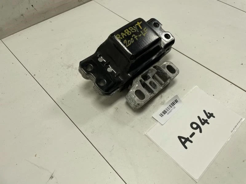 2008 VOLKSWAGEN RABBIT LEFT TRANSMISSION MOUNT OEM+ - Image 2 of 4