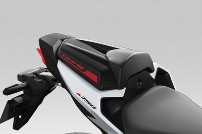 Honda Soziusabdeckung schwarz rot  CB750 Hornet ab Baujahr 2023