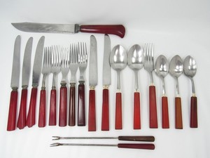 Lot of 19 Mixed Flatware Red & Brown BAKELITE Catalin Forks Spoons Knives