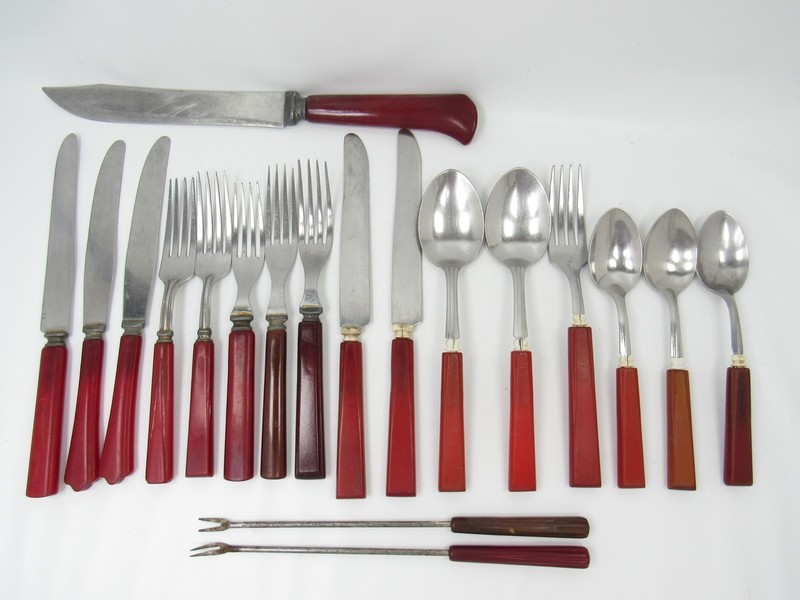 Lot of 19 Mixed Flatware Red & Brown BAKELITE Catalin Forks Spoons Knives