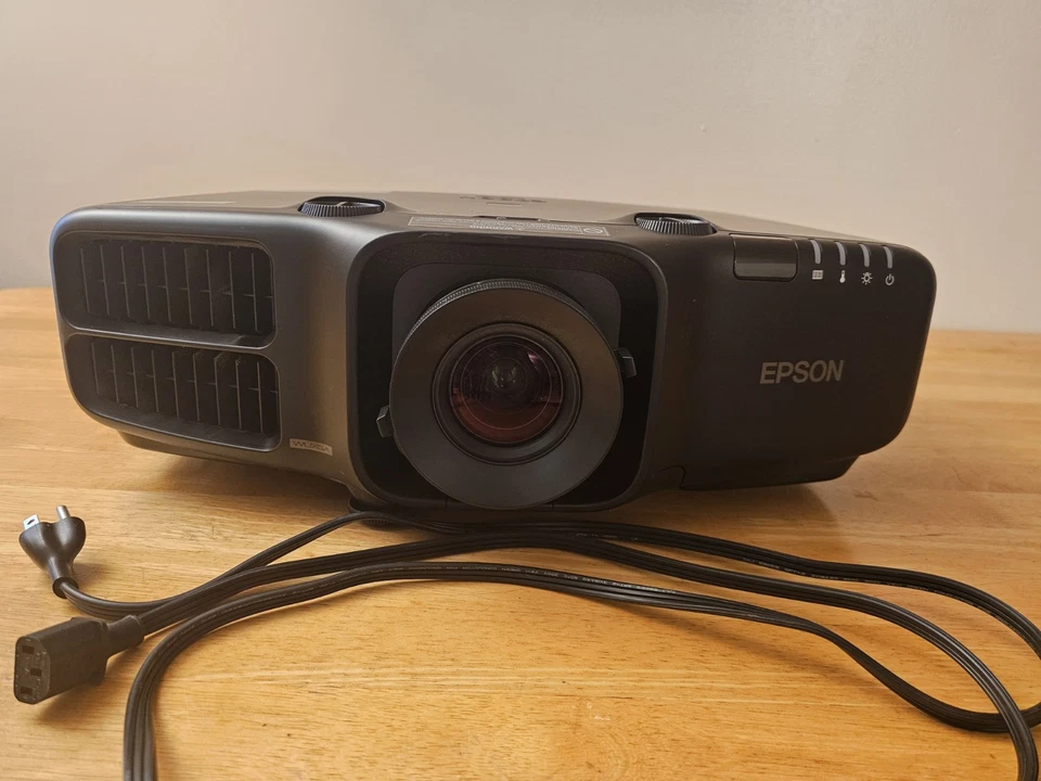 Epson Powerlite Pro G6970WU WUXGA 3LCD Projector H697A 2253 Lamp hours READ - Image 2 of 4
