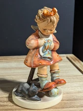 M.I. Hummel - Goebel - Mother's Helper-  #133 -TMK 5