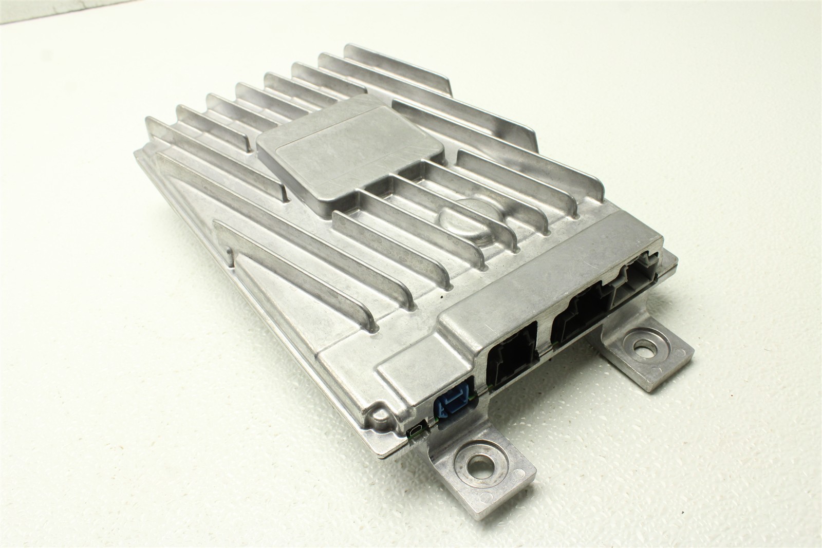 McLaren Artura 2025 Amplifier P/N 16MB731CP