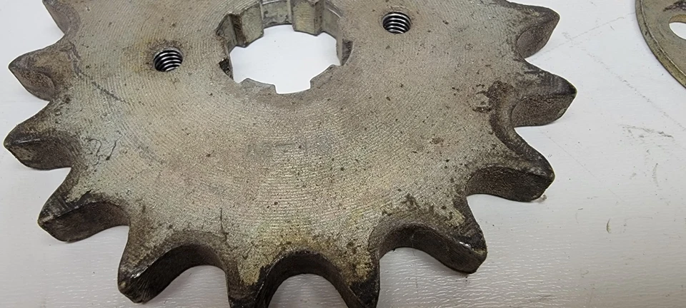 Передняя звездочка 18T с держателями 1974 Honda CB750 K4 74 CB 750 69 70 71 - Изображение 3 из 4