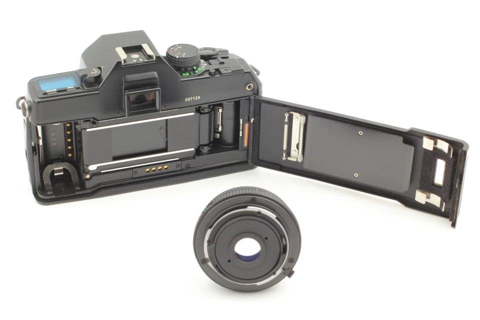 [Exc+5] Contax 167MT reflex 35 mm con Tessar T* 45 mm f2.8 dal Giappone #22206 - Immagine 2 di 4