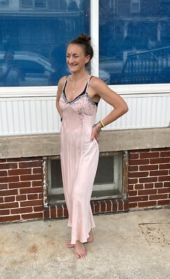 Sz M AUGUST SILK Lt Peach Long Silk Nightie Nightgown W Lace & Adjustable Straps