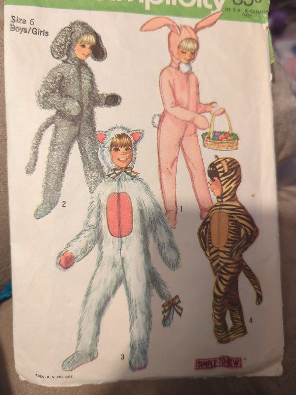 Pattern Simplicity 9050 size 6 boys/girls animal costumes detachable head piece