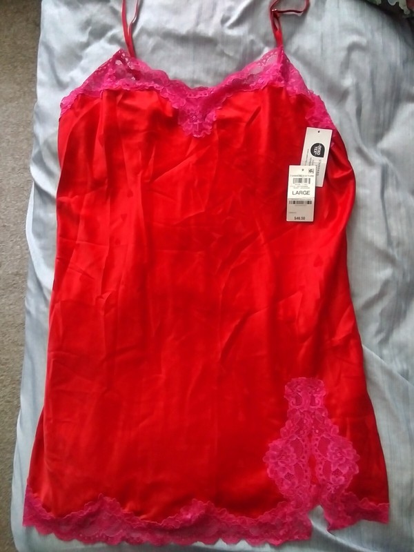 International Concept Intimates. NWT. Heart Jacquard Size L