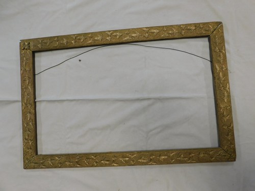 ANTIQUE Ornate Carved VICTORIAN Gold GILT Wood Picture Frame 30.25" X 18.25" - Picture 2 of 13