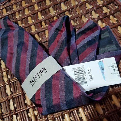 B2G1 $59 Kenneth Cole Reaction Men's Slim Red Stripe Tie professional Necktie 