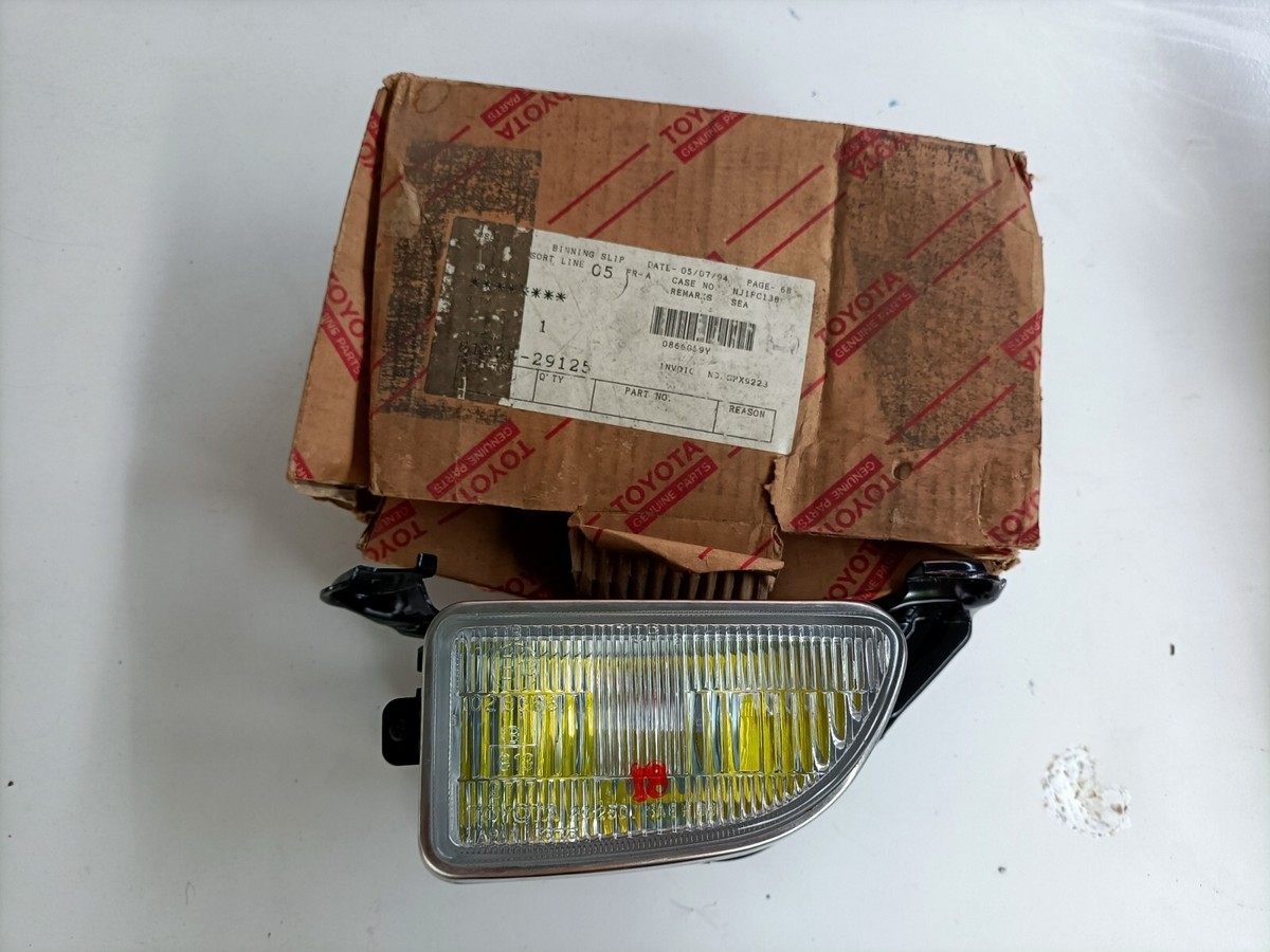 Nos/Japan LAMP ASSY, FOG For 1989-1993 TOYOTA CELICA AT180 ST182