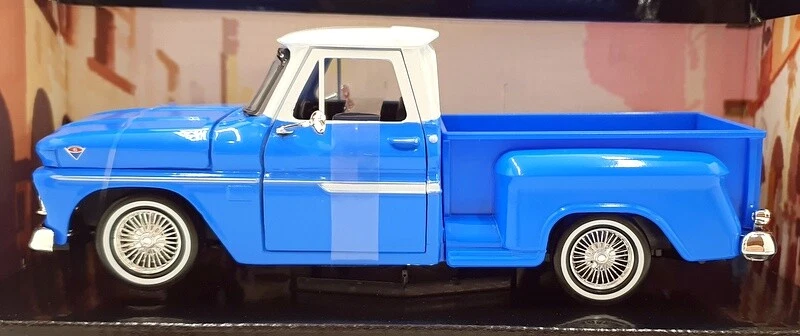 Motor Max 1/24 Scale 79035 - 1966 GMC C1000 Fenderside - Blue/White - Image 3 of 4