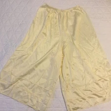 Vintage Wonder Maid Petti Pants Non Cling Beige Antron Nylon Slip Small