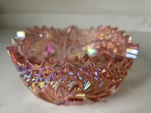 Vintage L.E. Smith “Comet In The Stars” Iridescent Pink Carnival Glass Bowl 7.5"