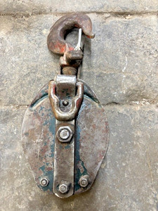 VINTAGE EASTERN BLOCK 18" SNATCH BLOCK PULLEY WITH 5-1/2" SWIVEL HOOK