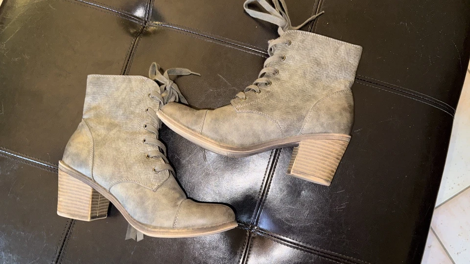 Botines de combate con cordones Roxy Garrison talla 9,5 buen estado Foto 3 de 4