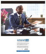 DULE HILL SIGNED WEST WING PSYCH SUITS 8x10 PHOTO - ACOA COA