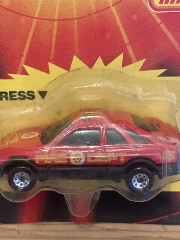 Vtg Matchbox Siren Force Ford Sierra Fire Dept. Car - 1990 Diecast Fire truck - Image 2 of 4
