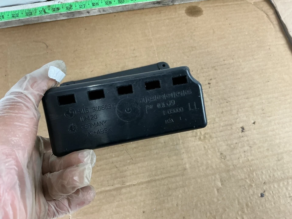 2011 - 2016 BMW 535i F10 xDrive compartimento de bolso de armazenamento painel esquerdo 9166696 fabricante de equipamento original - Imagem 4 de 4